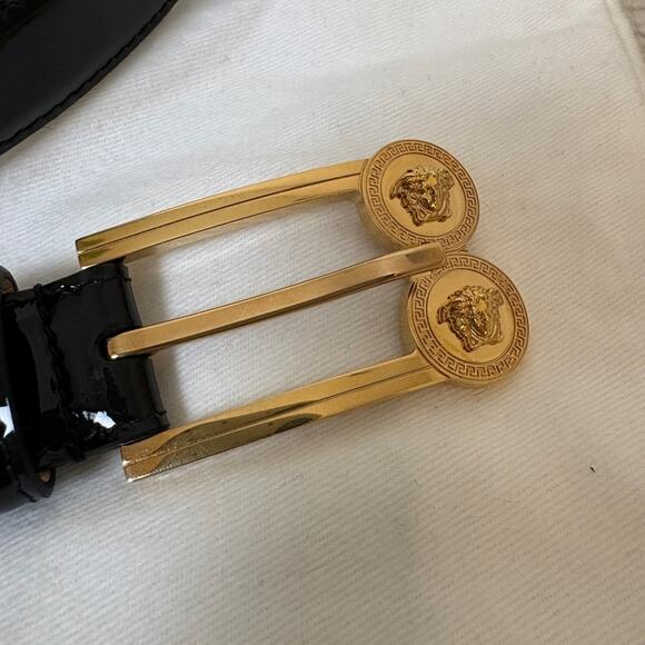 Versace patent Leather Belt with Medusa 105cm - Picture 2 of 4